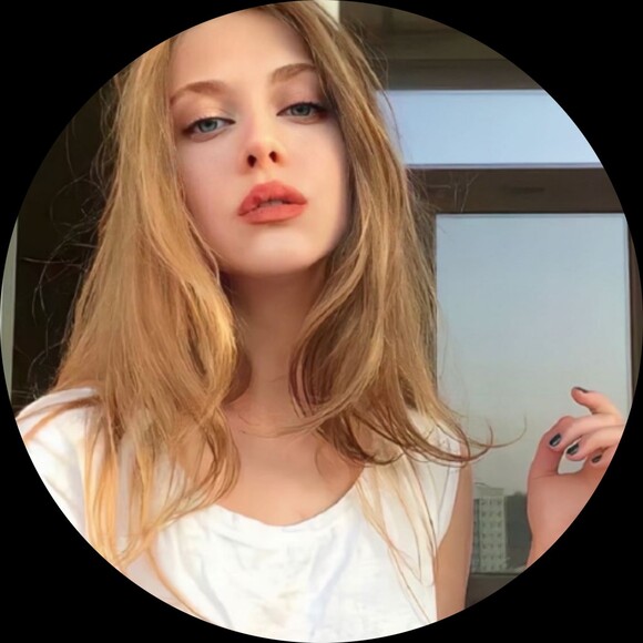julieconglet676